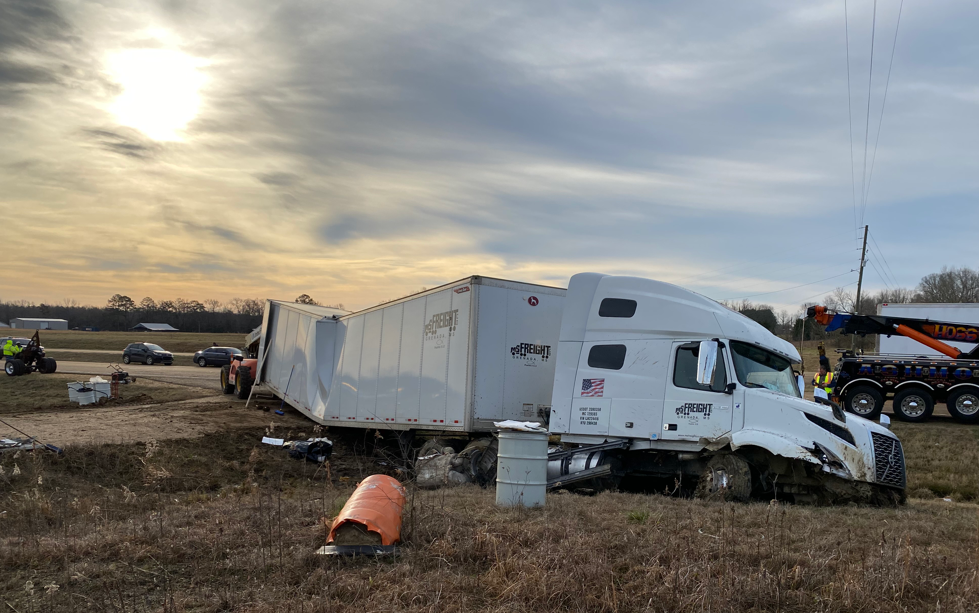 highway 82 18-wheeler